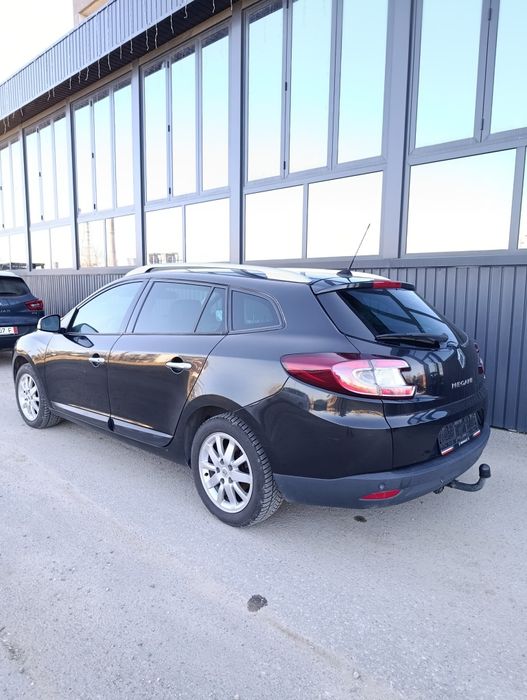 Renault Megane 3 1.9 DCI 131 CP 6 trepte 
Navigație TomTom 
Interior s