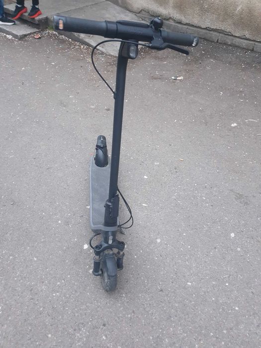 Vand sau schimb trotineta electrica ninebot