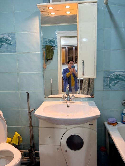 Шкаф с подсветкой