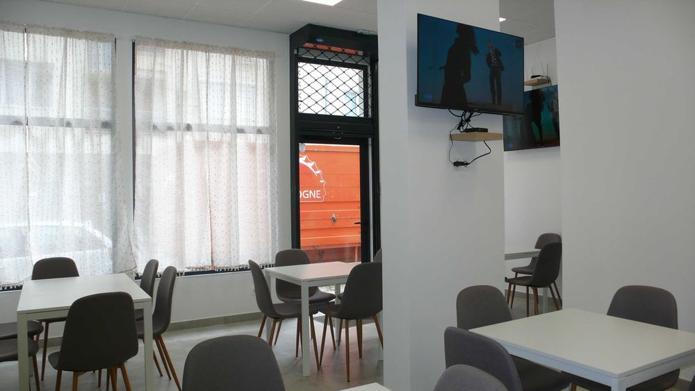 Обзаведено заведение в Младост 4