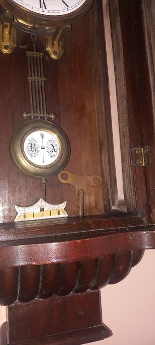 Старинен немски стенен часовник
