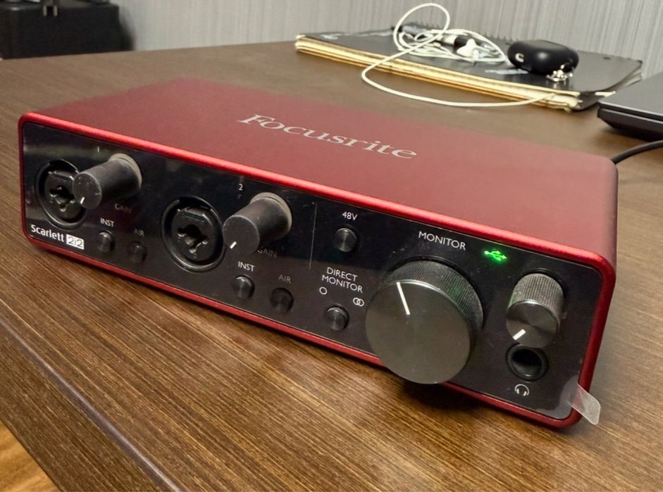 Аудиоинтерфейс Focusrite Scarlett 2i2 4th