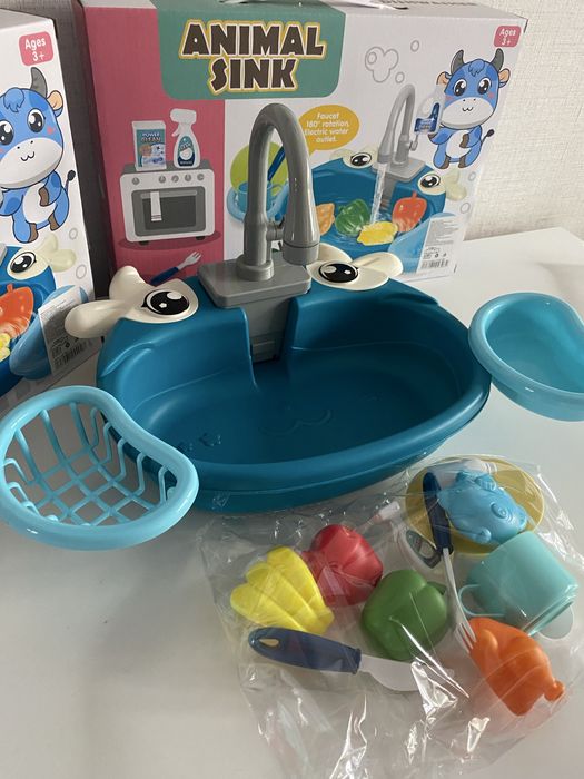 Детска мивка с течаща вода