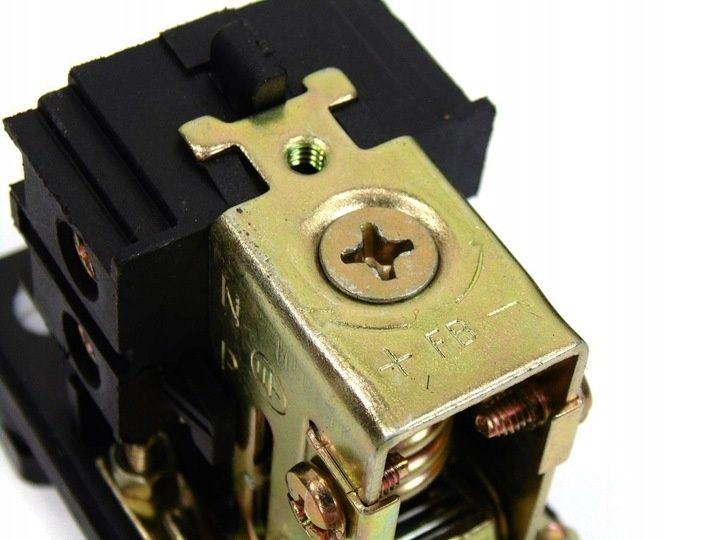 Presostat compresor aer cu 2 căi, supapă cu reglaj 220V 15A