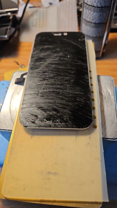 Schimbare geam display Iphone 15 pro 15 pro max