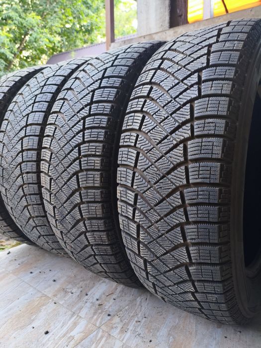 225 60 R18 Pirelli 2023 Год Шины