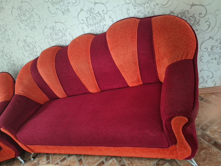 Диван  сатылады ...