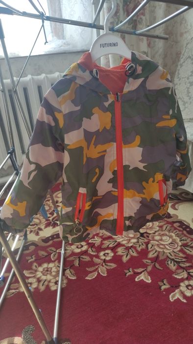 Продам детскую куртку