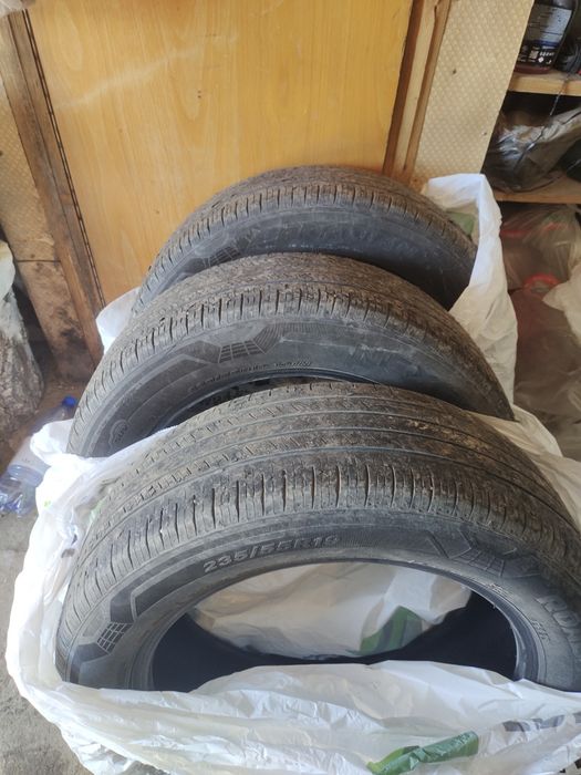 Продам шины б/у.