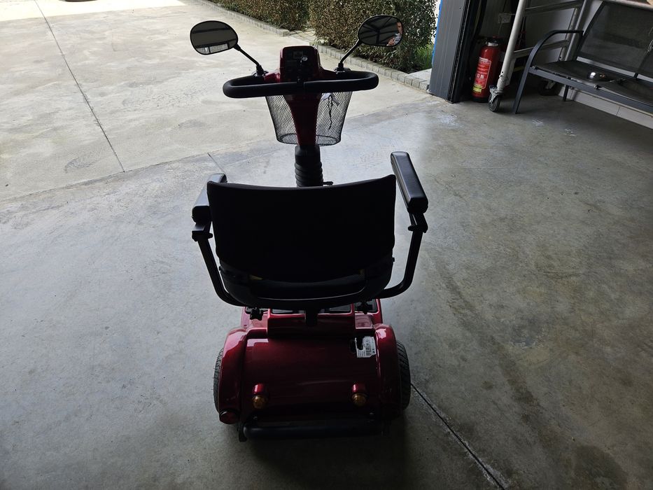 Електрическа инвалидна триколка