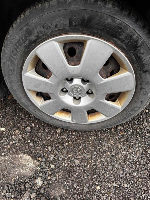 На части: Toyota Corolla Verso 2.2 D-4D (136 к.с.), 2007 г.