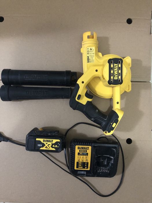Suflanta Dewalt DCV 100