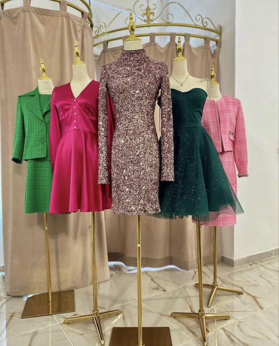 Рокля / Паети / Еластант