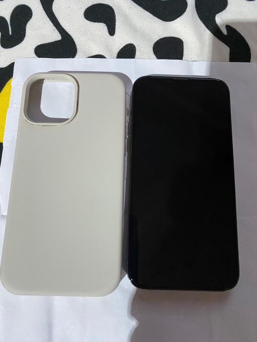 Vand 13 pro max cu incarcator original