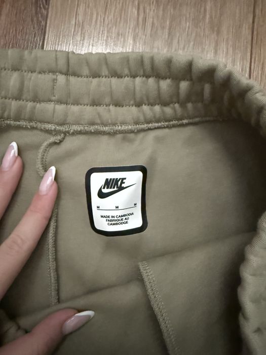 Pantaloni Nike Tech Dama