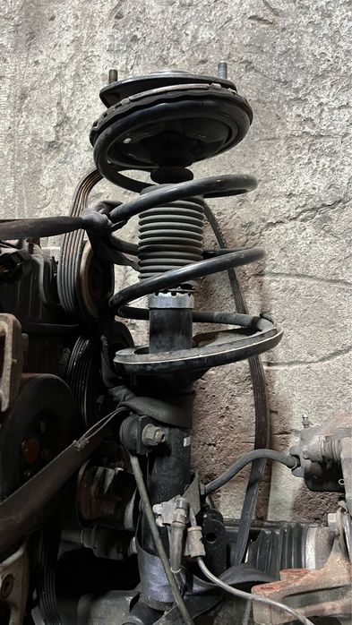 Амортизаторы Митсубиси Аутлендер 2002