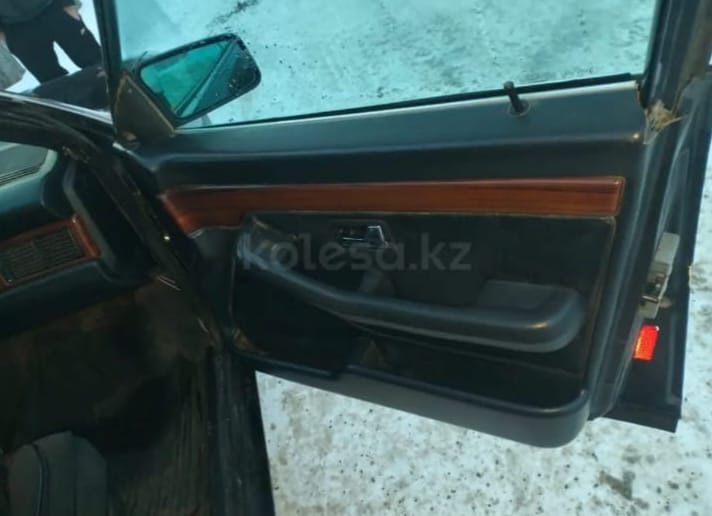 Срочно продам ауди 100