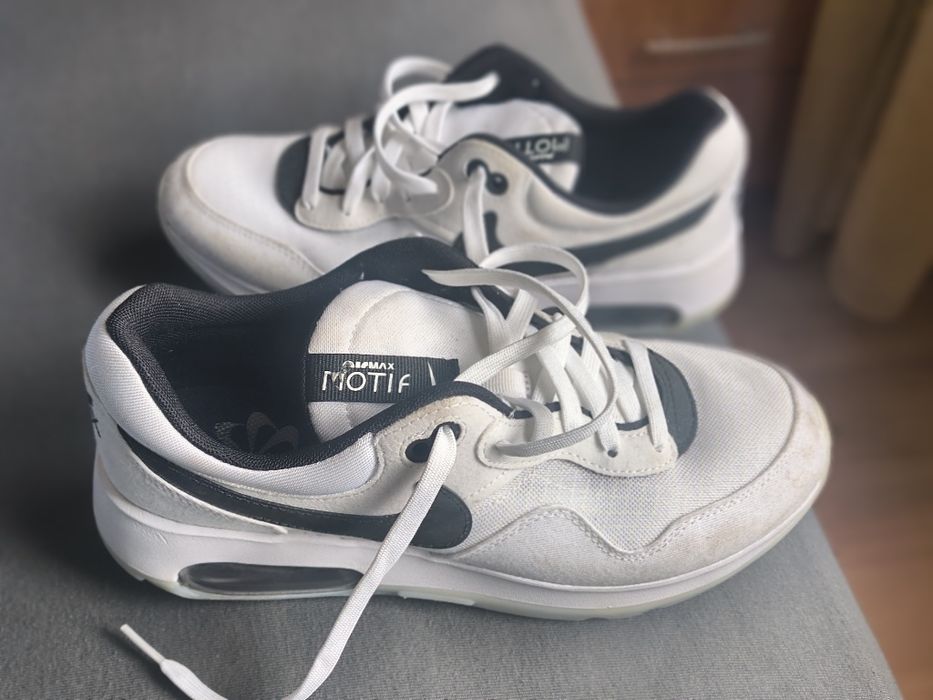 Маратонки  Nike.