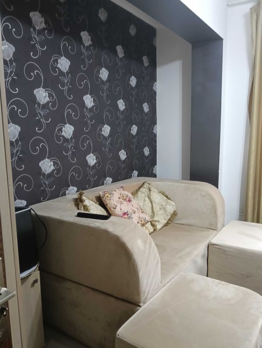 Proprietar, vand apartament 3 camere , cu gradina