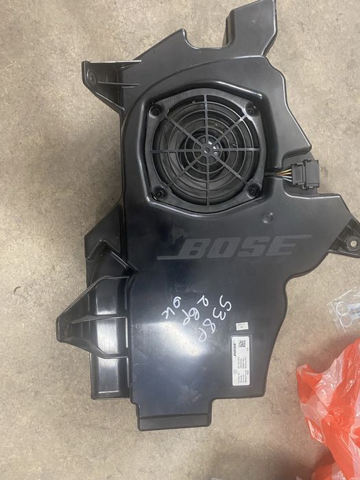 Субуфер bose audi s3/a3 2006г 2 врати