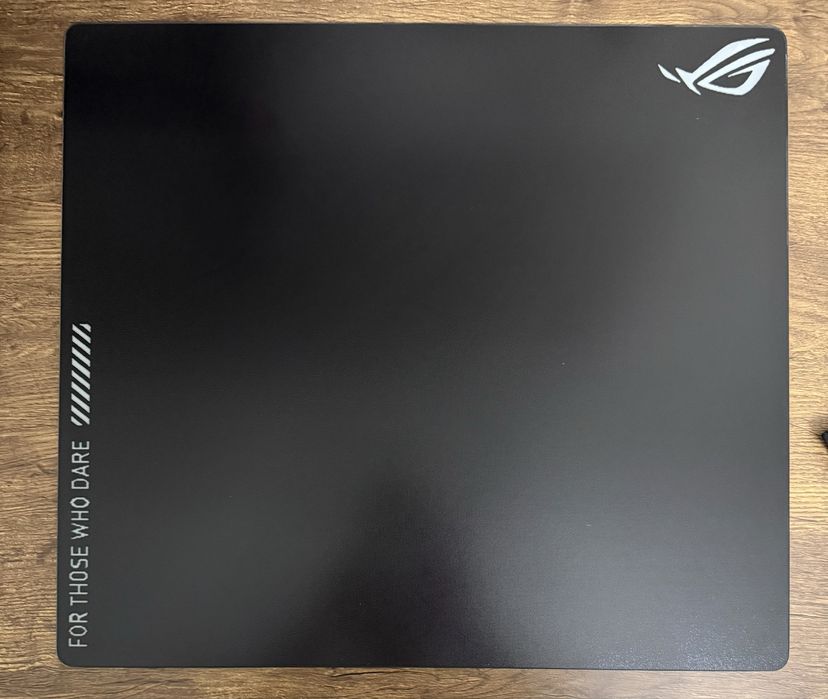 Продам стеклянный коврик Asus ROG