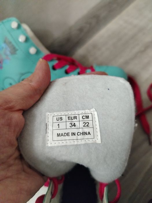 Коньки для девочки 34 рновые