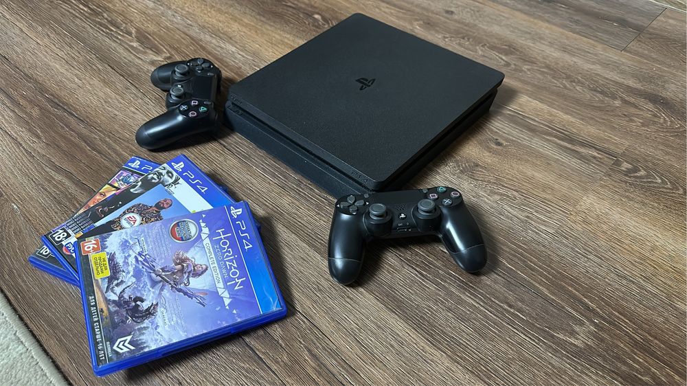Ps4 slim 1TB в идеальном состоянии