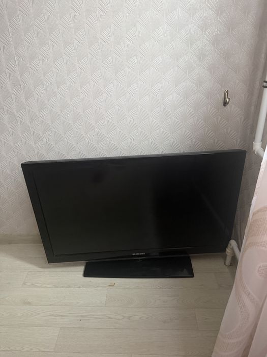 Продаем телевизор срочно