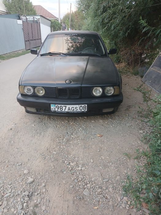 BMW 525 Срочно продается