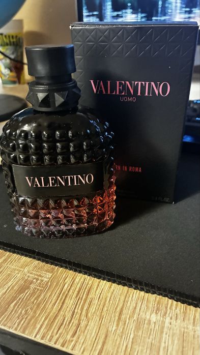 Valentino born in roma uomo