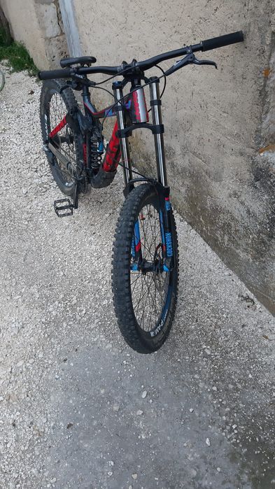 Vând giant glory 2 downhill