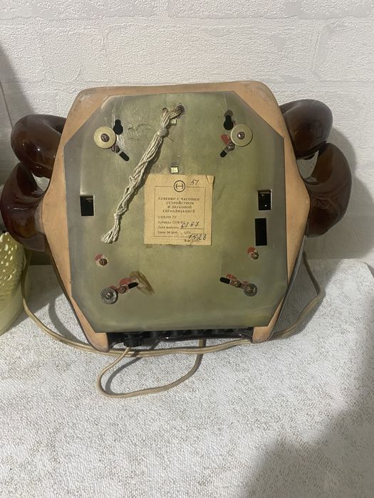 Часы рабочий, есть будильник