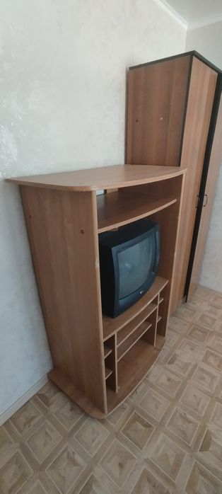 телевизор с тумбой
