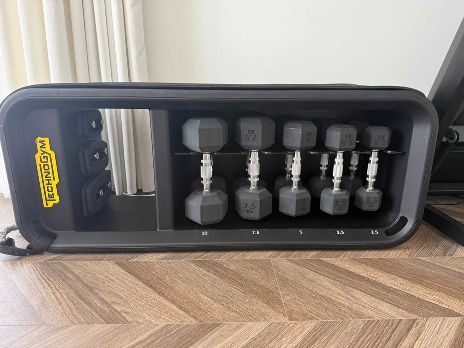 Многофункционален уред Technogym Bench