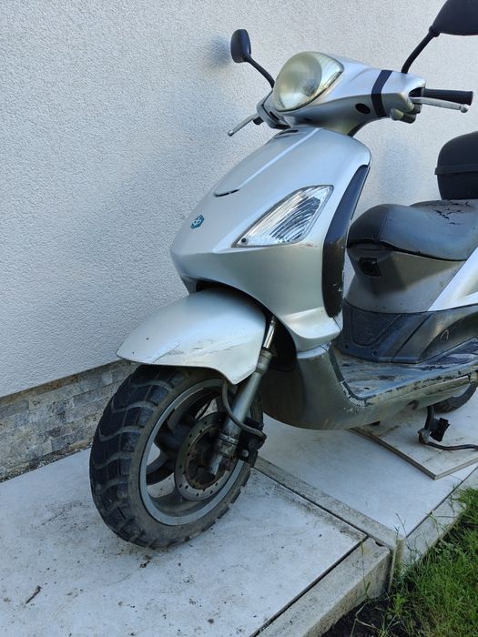Vand / dezmembrez Piaggio Fly 50 4T (piese)