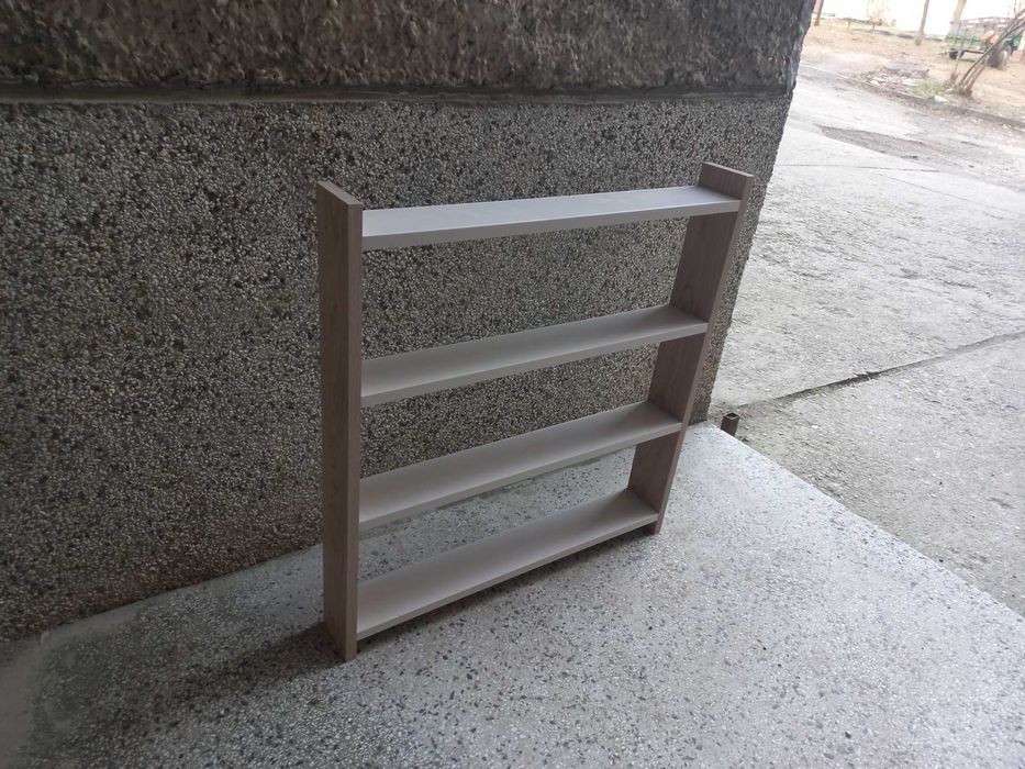 Етажерки. Шкаф. Чукче за входна врата  и  первази.