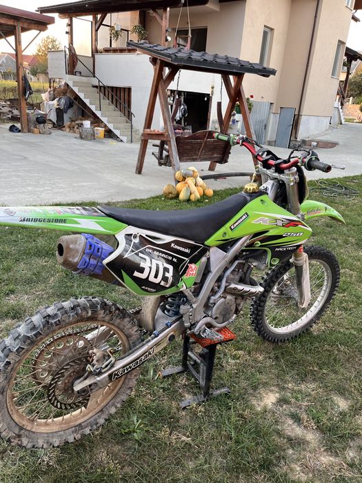 Suzuki rmz 450 sau Kawasaki kxf 250