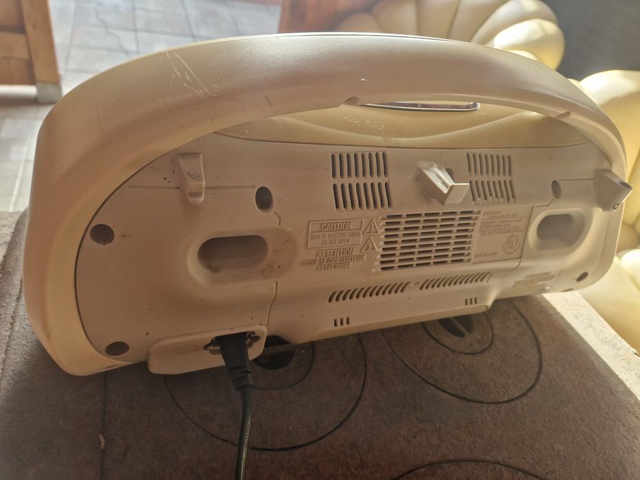 Sony radio mp3 player model ZS-YN7