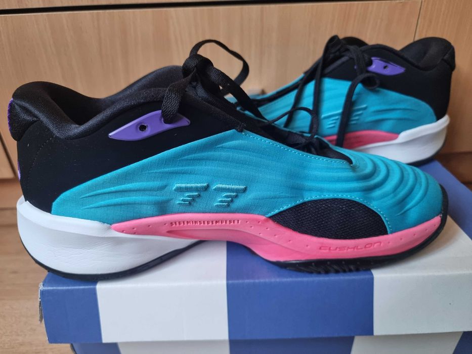 Ghete de baschet Jordan Luka 3, marimea 43