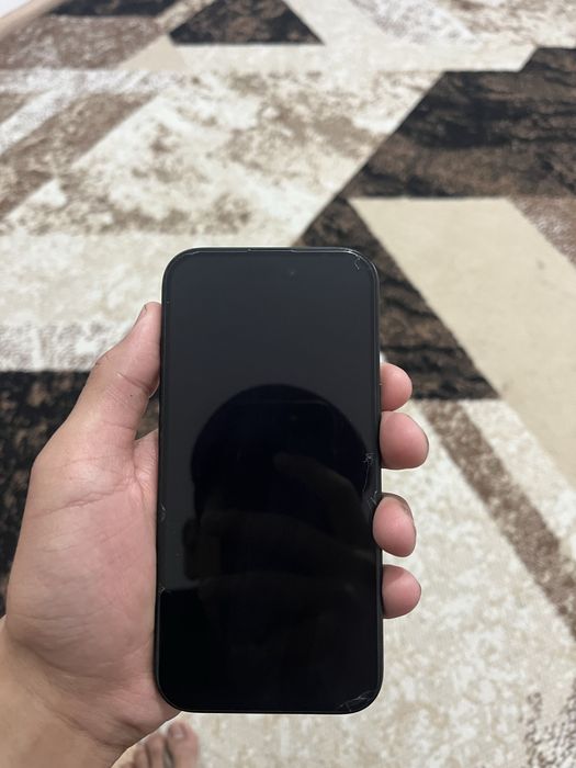 Продам Айфон 15 в хорошем состоянии