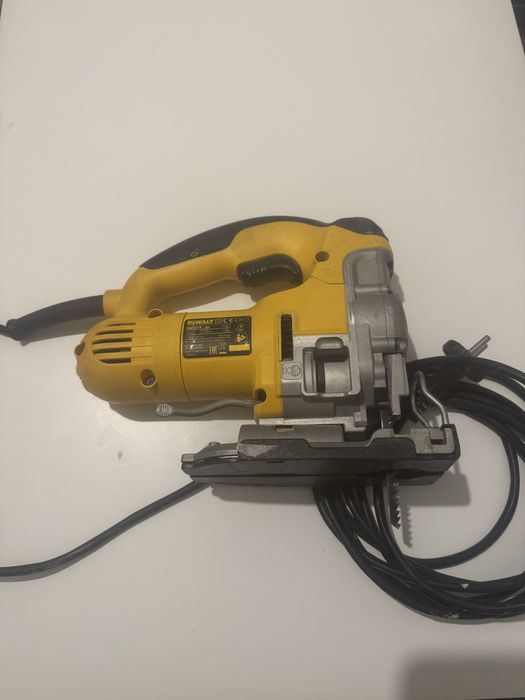 Электро лобзик Dewalt