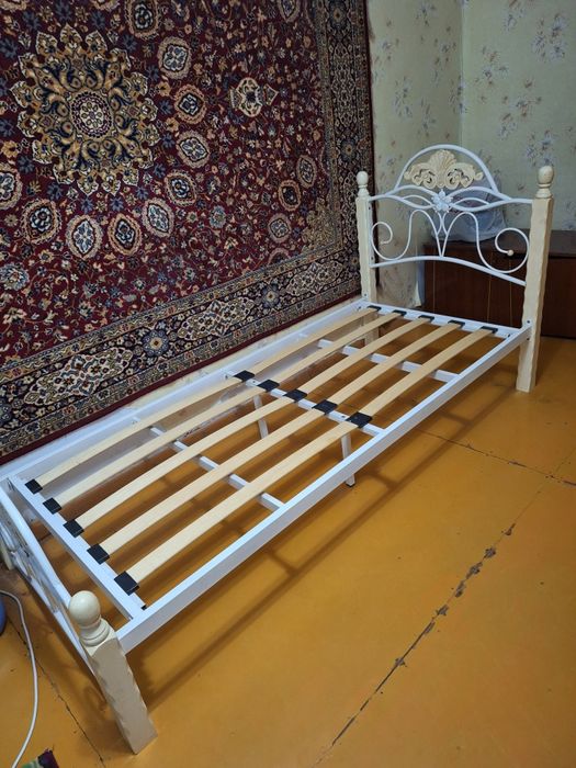 Продам кровать .