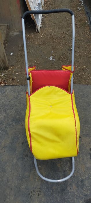 Продам санки с колесиками