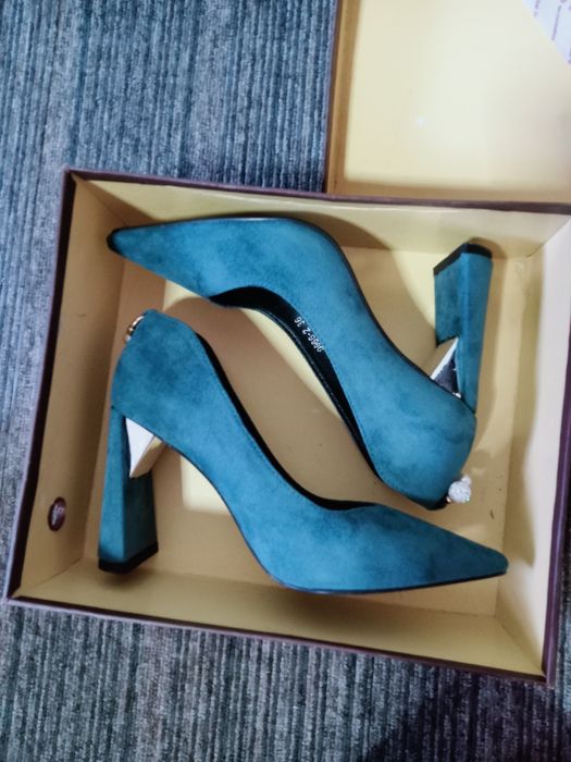 Продам туфли лодочки