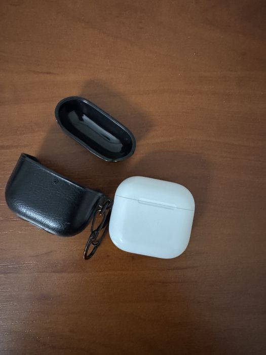 Продам airpods 4