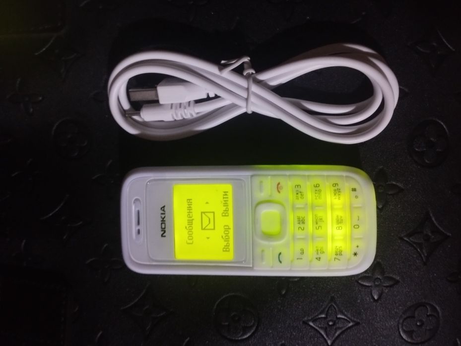 Assalom alekum Telefon Sotiladi Original Nokia 1200 White Oq Rang
