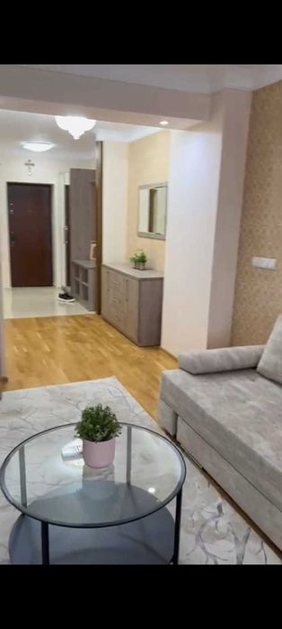 Vand apartament cu 4 camere