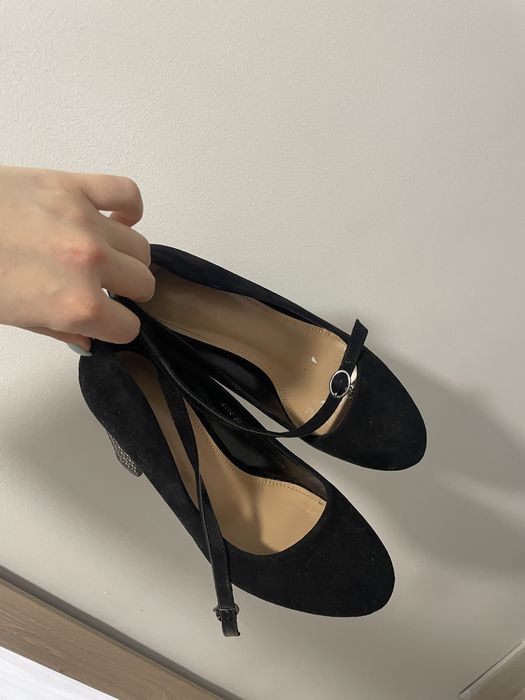 Продам туфли и кросовки