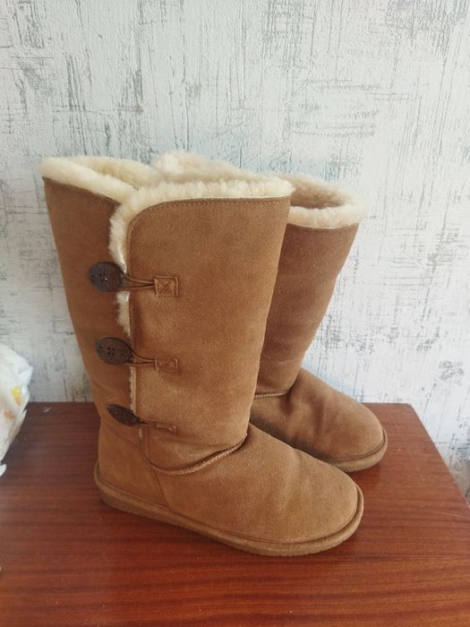 Угги женские продам