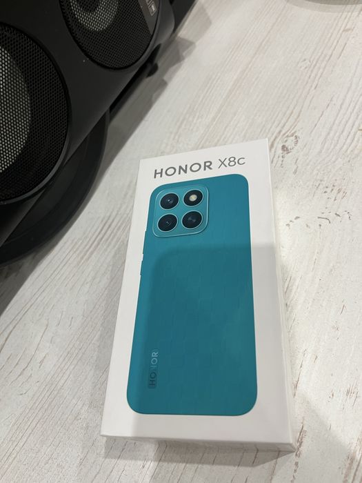 Продам новый смартфон HONOR X8C